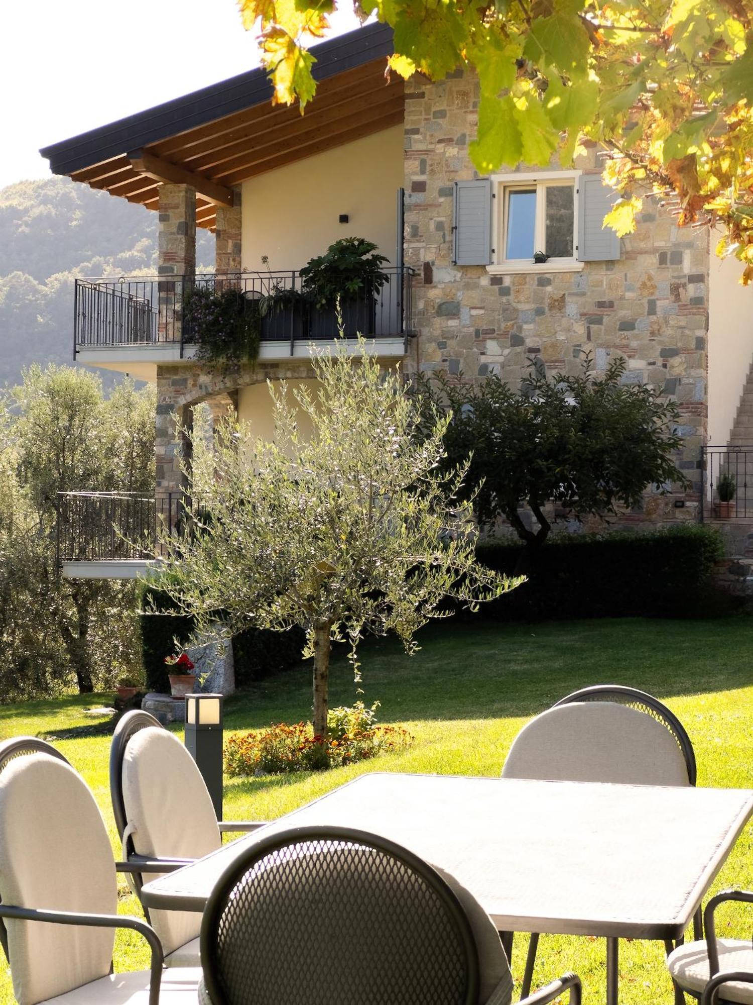 Mos Country House Tremosine Экстерьер фото