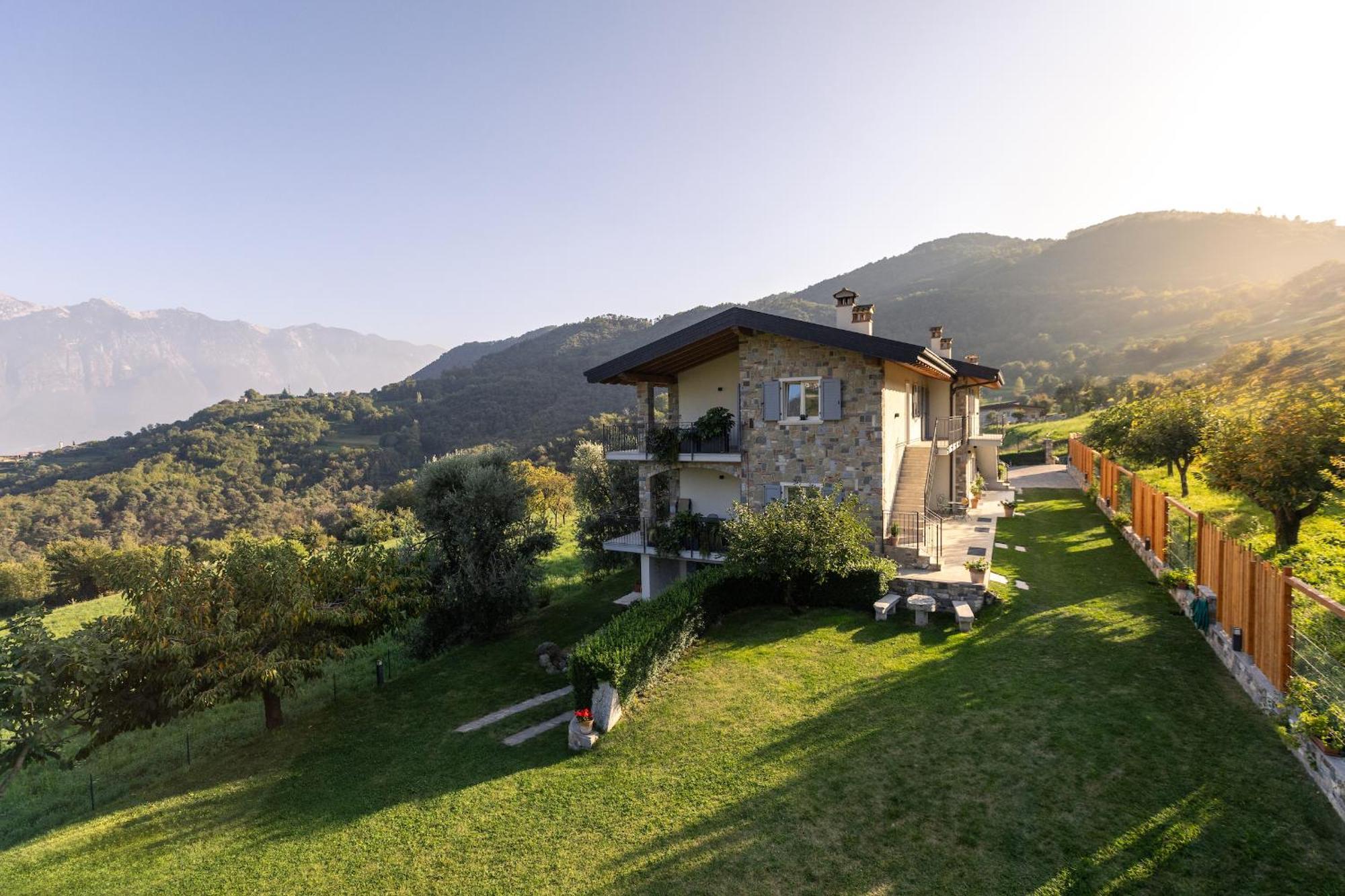 Mos Country House Tremosine Экстерьер фото