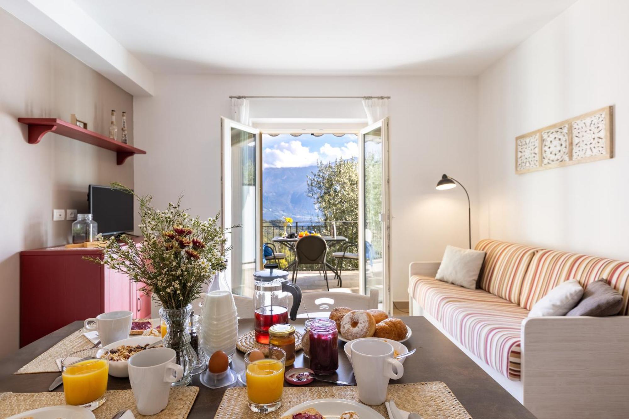 Mos Country House Tremosine Экстерьер фото