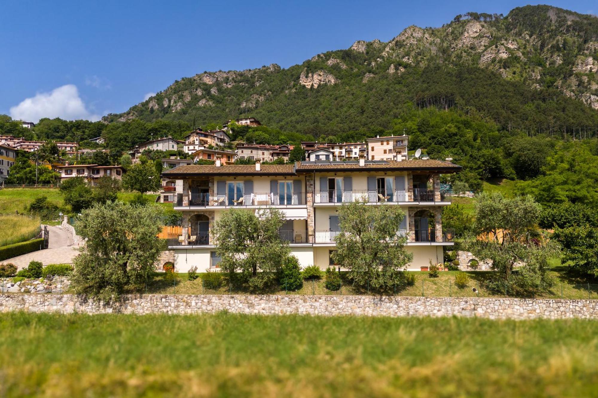 Mos Country House Tremosine Экстерьер фото